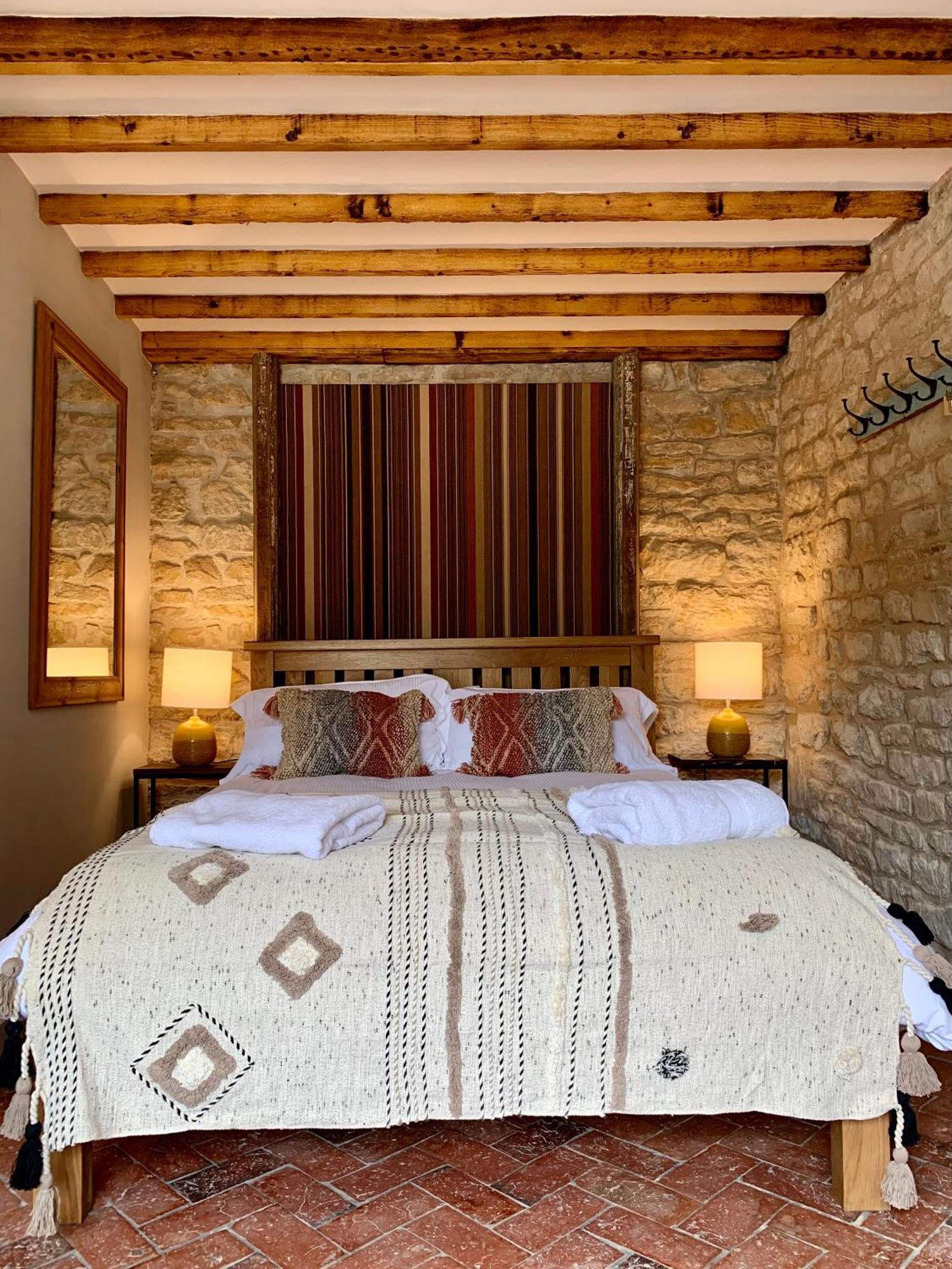 The Coach House And The Stable Woodchester Quarto foto